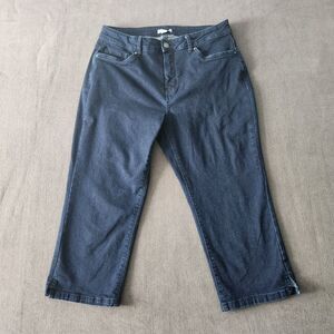 Croft & Barrow Women’s Capris Size 12 Mid Rise Straight Leg Blue